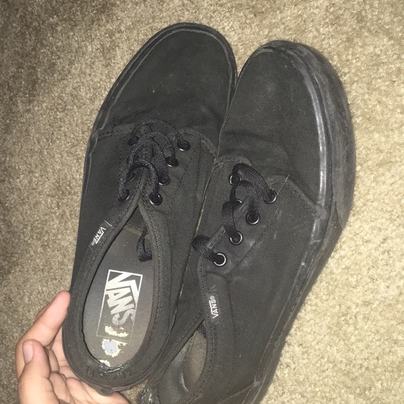Black vans!! Women’s size 9.5 men’s 8 - Picture 3 of 3